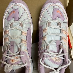Airmax 98 atomic pink women 9